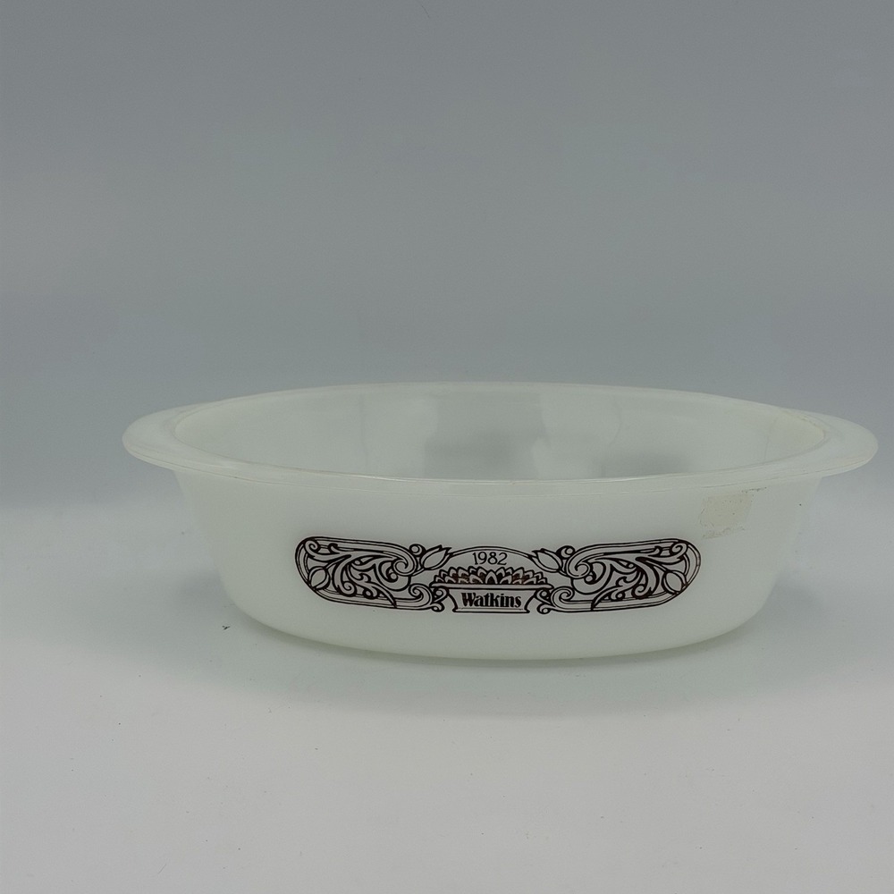 Watkins Glasbake Beef And Biscuit Casserole Dish Milk Glass Oval Retro 1982 1qt